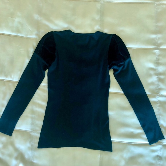 🖤Classy Leo Guy blouse - Picture 8 of 8